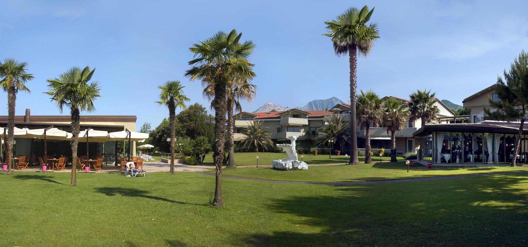 Undulna - Terme Della Versilia 4*